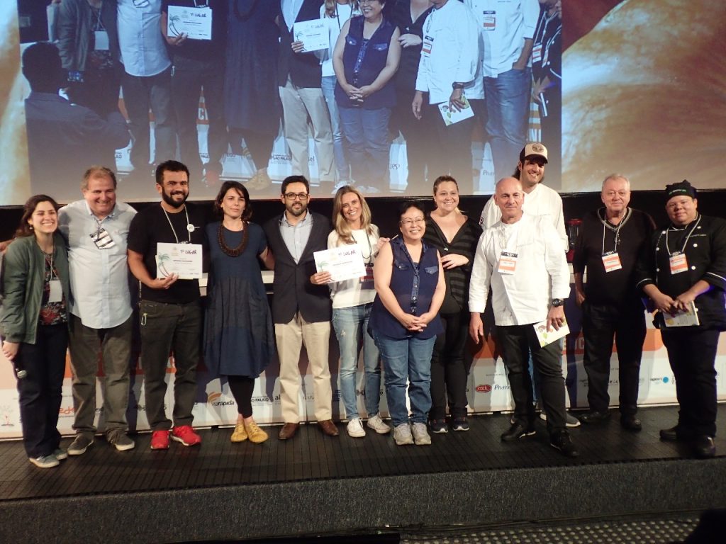 Participantes do concurso após a premiação