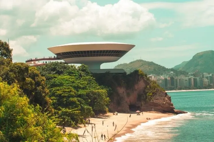 Segundo o Islu, Niterói, no Rio de Janeiro, tem a melhor coleta seletiva do Brasil. Imagem: Freepik.